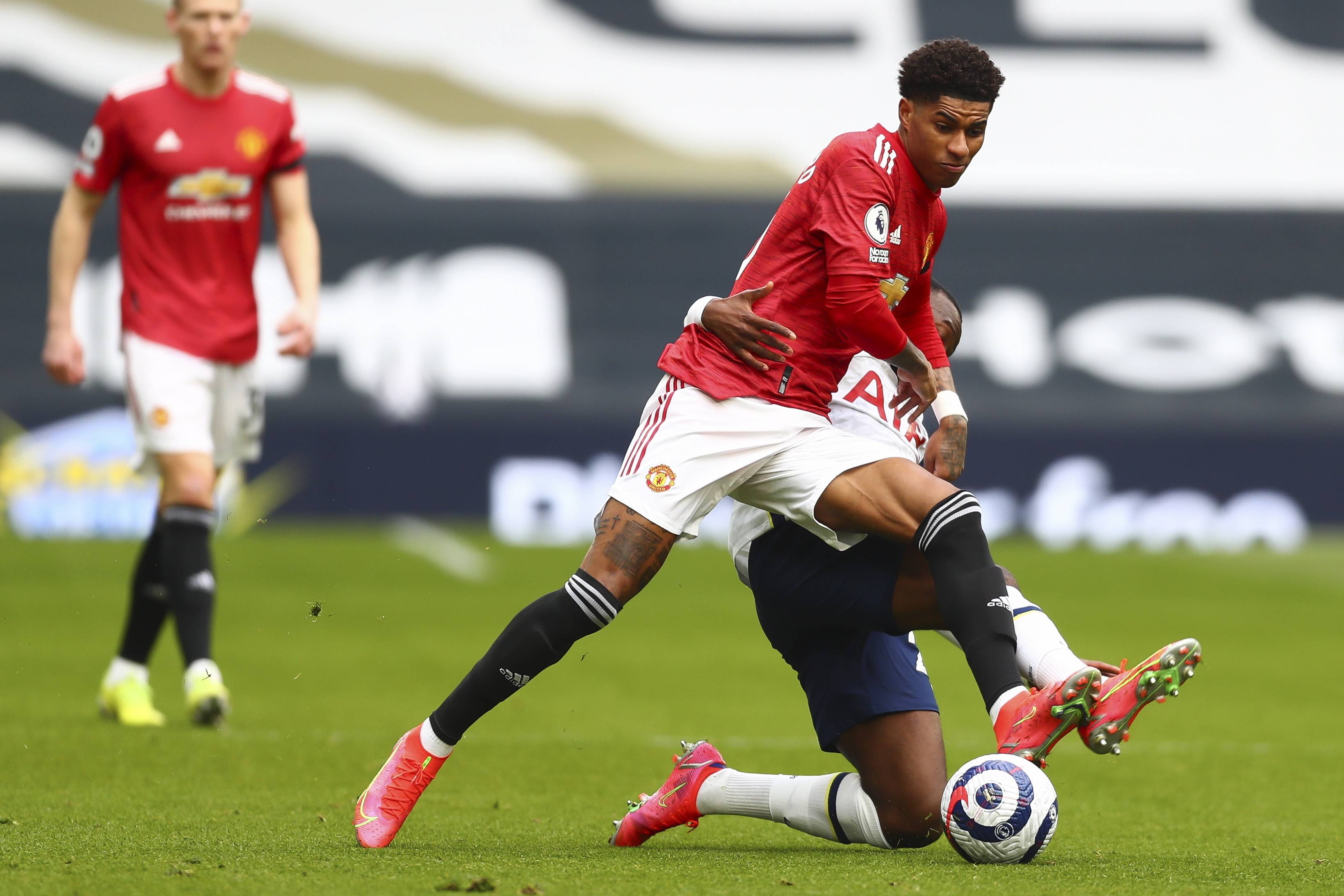 年里展示出 年里展示出